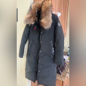 Momen Black Parka with Fur Trim and hood